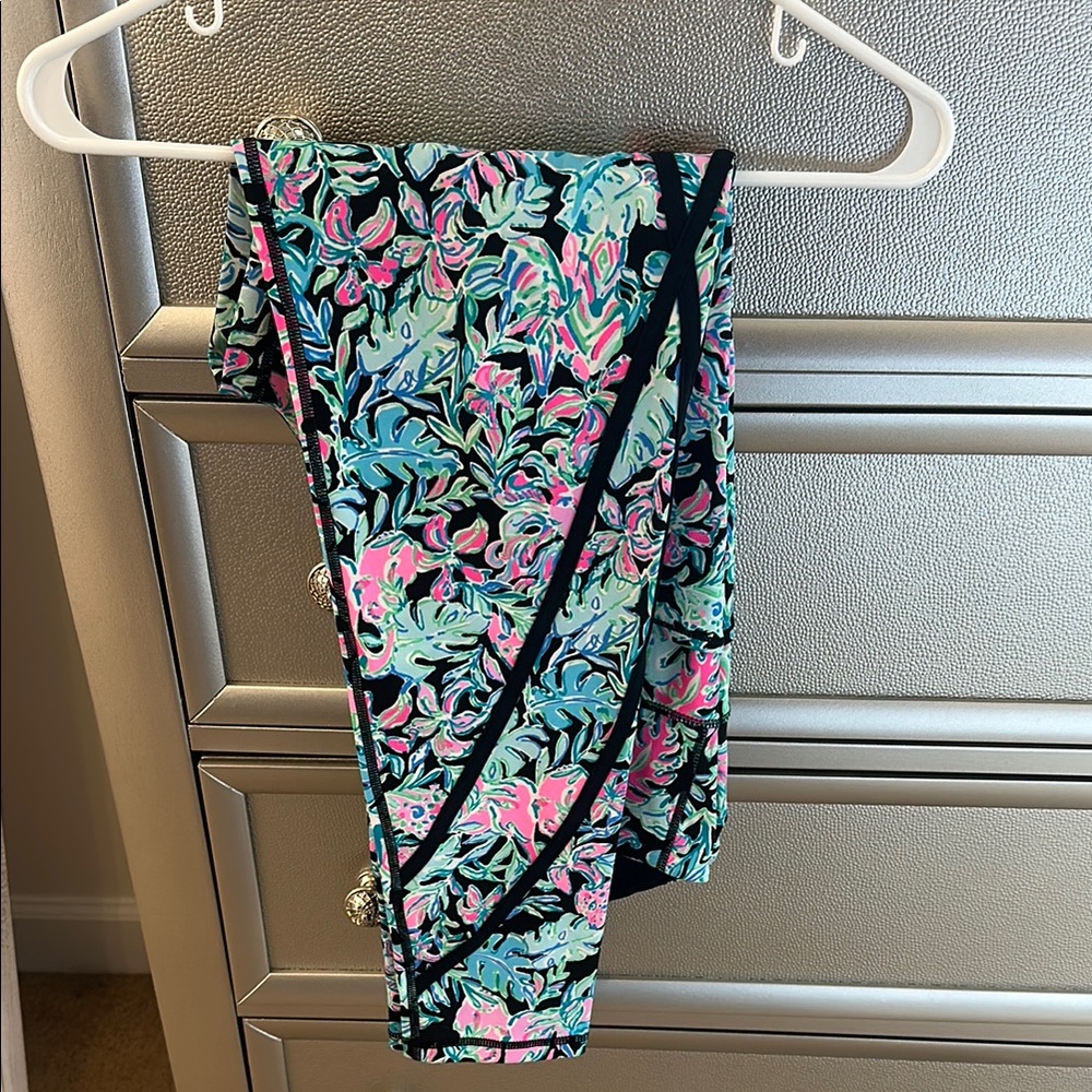 Excellent condition Lilly Pulitzer luxletic leggings size Large
